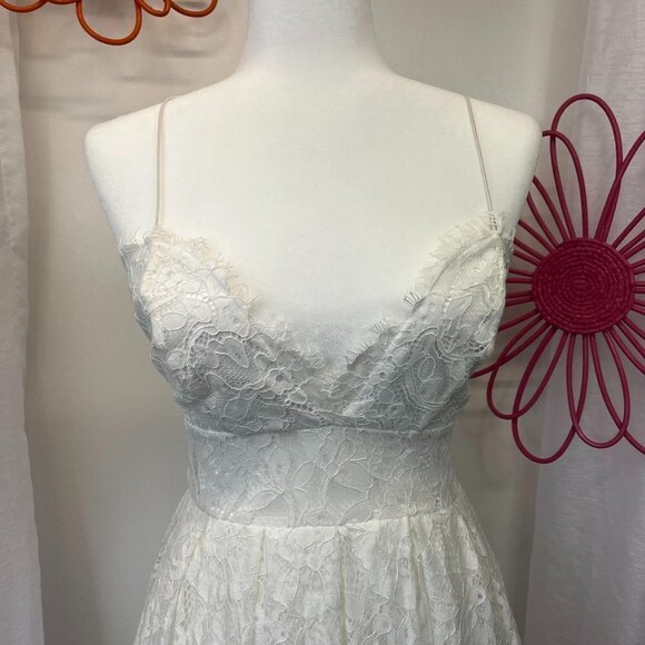 Asos Bridal Formal Spaghetti Strap Lace Dress NEW Size 4 US 36 EU - Picture 4 of 11